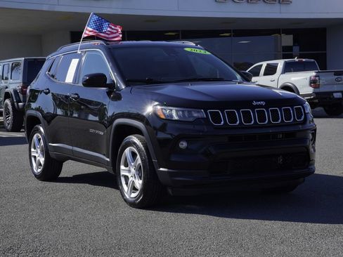 Certified 2024 Jeep Compass Latitude AWD/4WD image 2