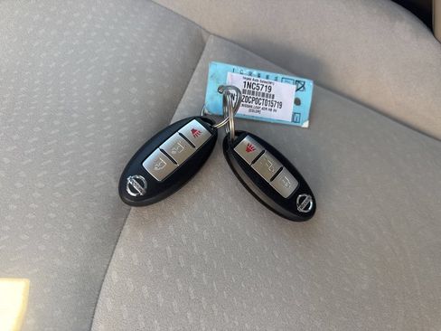 Used 2012 Nissan Leaf SV FWD image 34