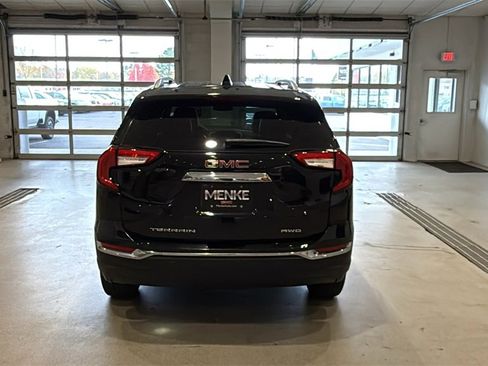 Used 2022 GMC Terrain SLT w/ Tech Package image 6