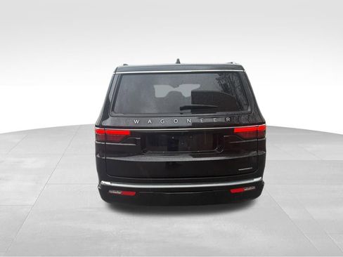 Used 2024 Jeep Wagoneer Series II w/ Flexible Seating Group image 4