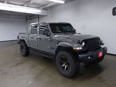 Used 2021 Jeep Gladiator Sport AWD/4WD image 4
