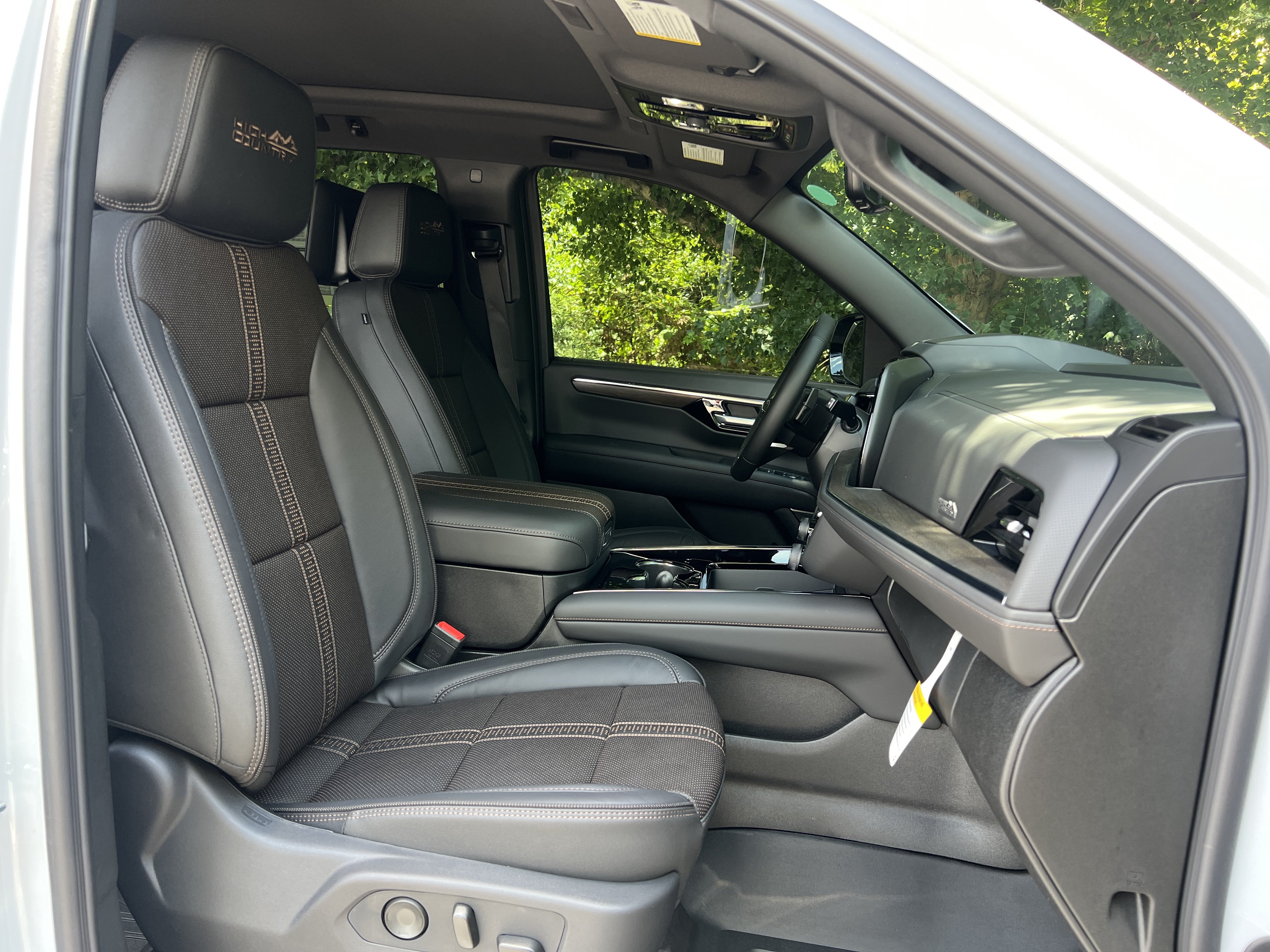 New 2026 Chevrolet Tahoe High Country AWD/4WD image 34