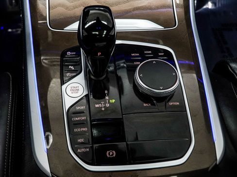 Used 2022 BMW X5 M50i w/ Premium Package image 21