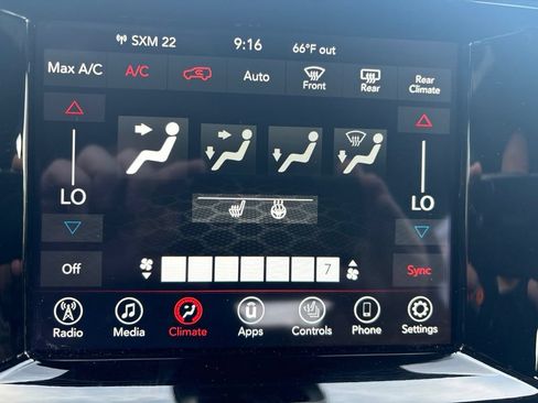 Used 2024 Dodge Durango SXT AWD/4WD image 30