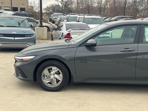 New 2026 Hyundai Elantra SE image 7