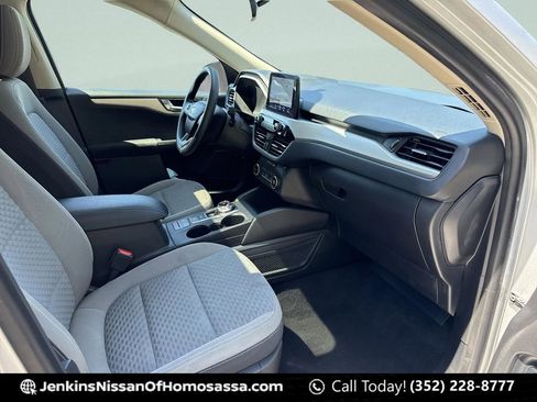 Used 2020 Ford Escape SE FWD image 18