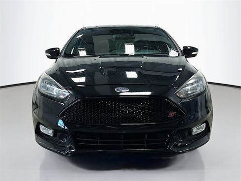 Used 2017 Ford Focus ST image 4