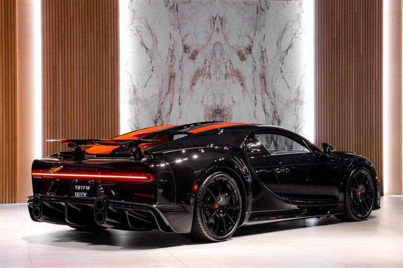 Used 2022 Bugatti Chiron Super Sport AWD/4WD image 3