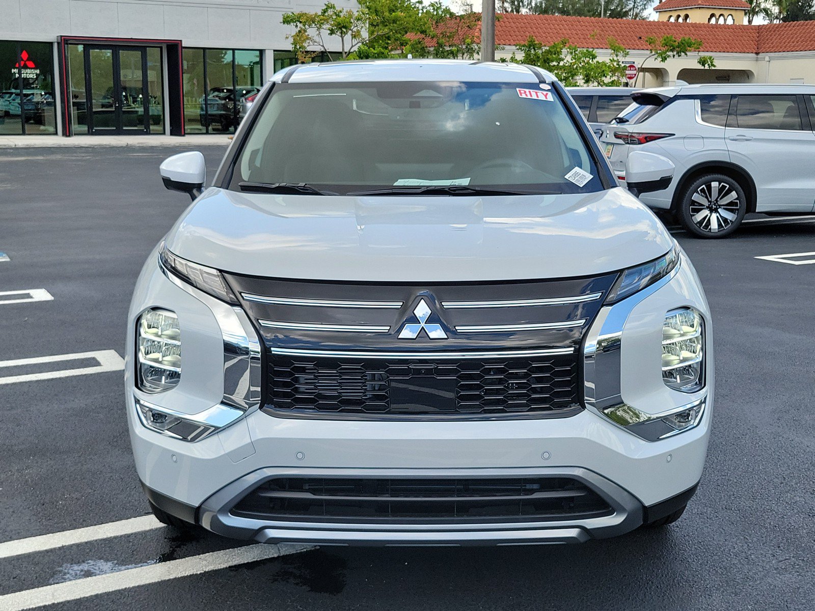 New 2026 Mitsubishi Outlander SE FWD image 2