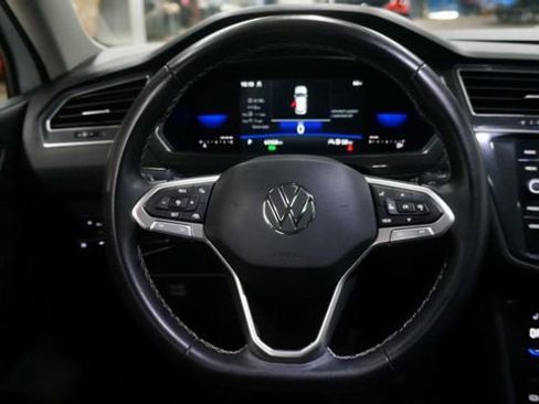 Certified 2023 Volkswagen Tiguan SE image 13