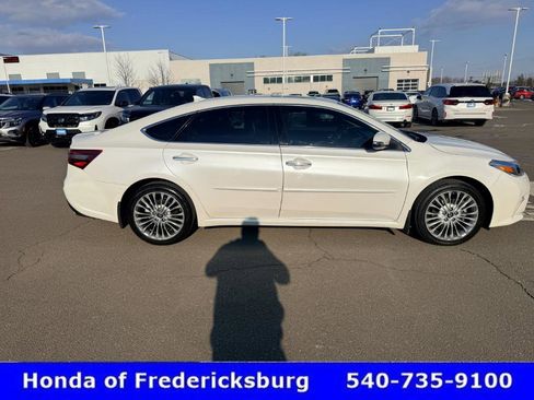 Used 2016 Toyota Avalon Limited image 7