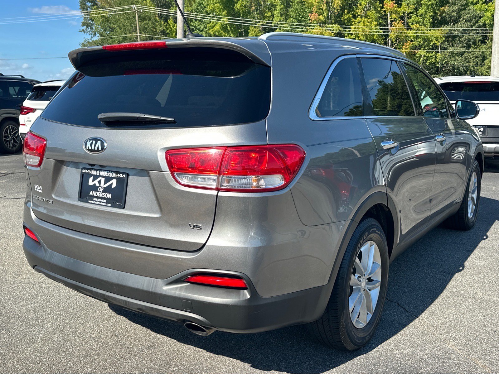 Used 2017 Kia Sorento AWD image 3