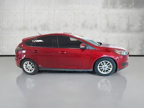 Used 2016 Ford Focus SE image 4