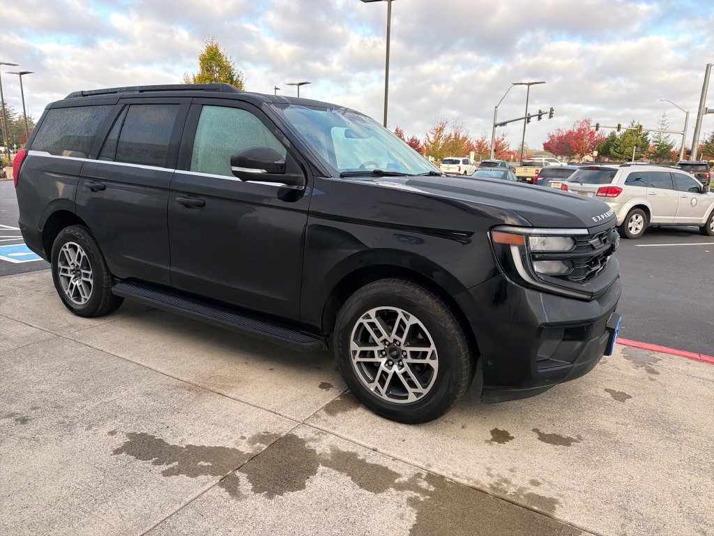 Used 2025 Ford Expedition Active AWD/4WD image 6