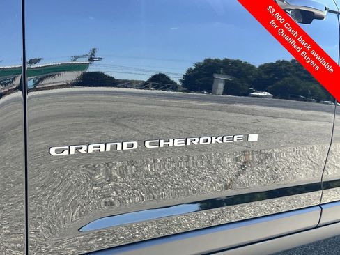 New 2025 Jeep Grand Cherokee L Laredo w/ Luxury Tech Group I image 32