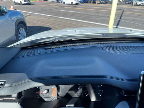 Used 2025 Jeep Compass Limited image 35