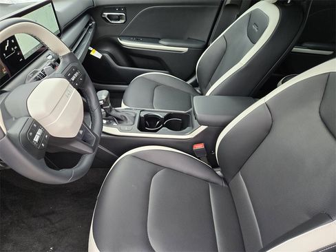 New 2025 Kia K4 GT-Line w/ GT-Line Premium Package image 9