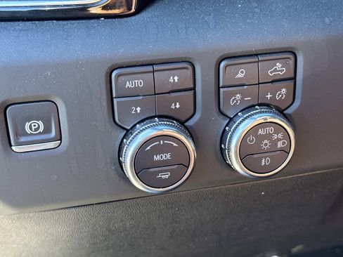 Used 2025 GMC Sierra 3500 Denali Ultimate image 21