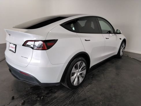 Used 2023 Tesla Model Y Long Range image 4