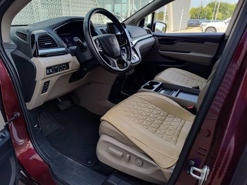 Used 2019 Honda Odyssey Elite image 2