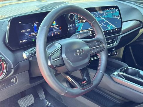 Used 2025 Chevrolet Equinox EV RS image 19