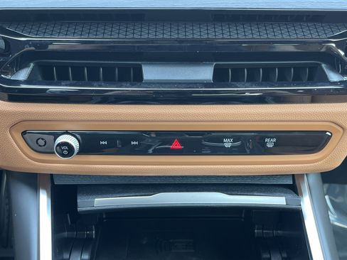 New 2025 BMW 330i Sedan w/ M Sport Package image 6