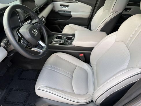 Used 2024 Honda Pilot Elite image 5