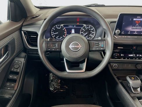 Used 2022 Nissan Rogue SV AWD/4WD image 11