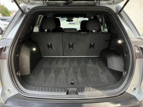 Used 2025 Chevrolet Equinox LT image 31