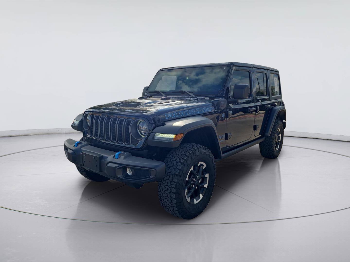 Used 2025 Jeep Wrangler Unlimited Rubicon 4xe w/ Convenience Group AWD/4WD image 1