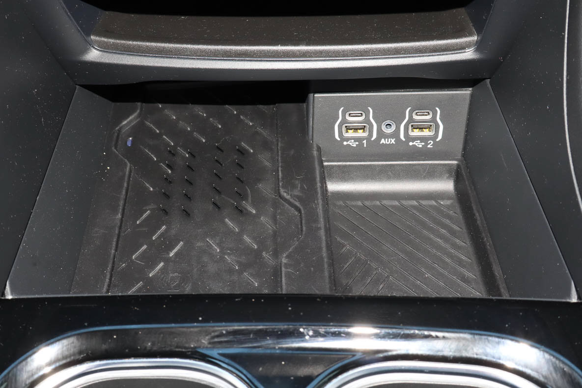 Used 2025 Chrysler Pacifica Limited FWD image 23