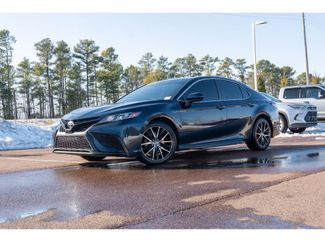 Used 2021 Toyota Camry SE video 1