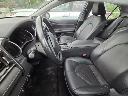 Used 2023 Toyota Camry XSE FWD image 8