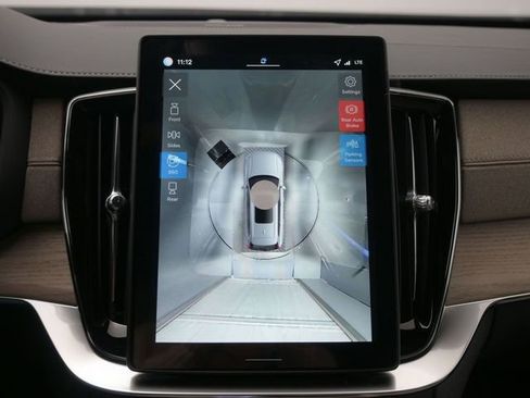 New 2026 Volvo XC90 B6 Plus image 21