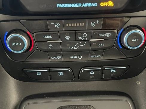 Used 2020 Ford Transit Connect XLT image 41