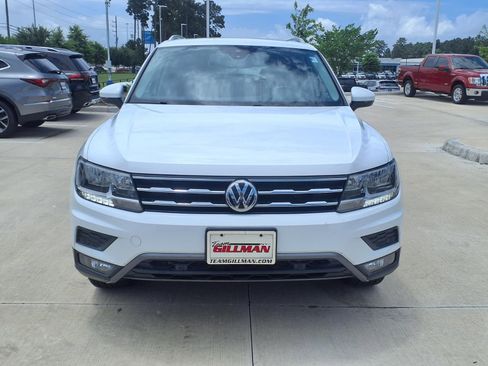 Used 2021 Volkswagen Tiguan SEL FWD image 2