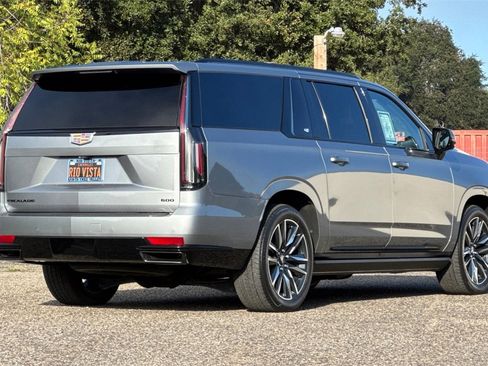 Used 2023 Cadillac Escalade ESV Sport Platinum image 4