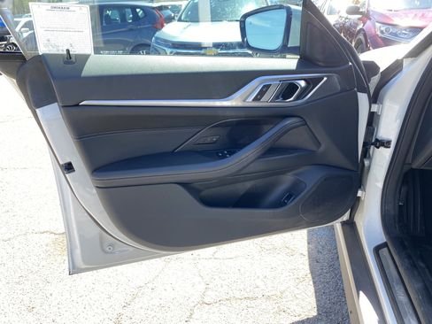 Used 2022 BMW i4 eDrive40 w/ Premium Package RWD image 17