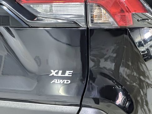 Used 2022 Toyota RAV4 XLE image 12