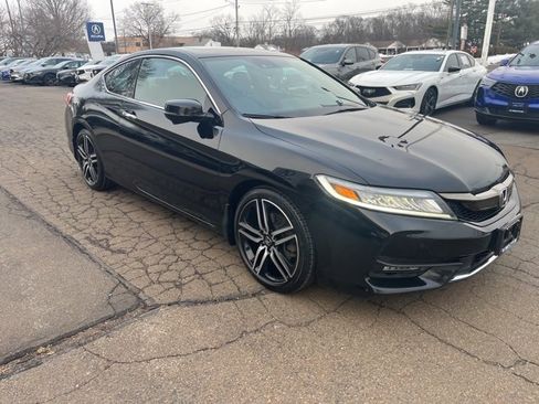 Used 2017 Honda Accord Touring image 22