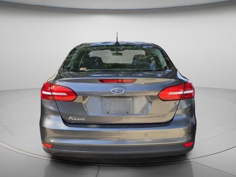 Used 2018 Ford Focus SEL FWD image 5