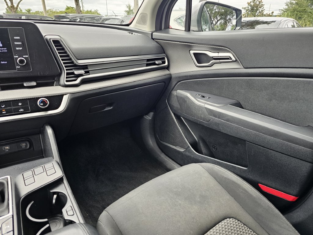 Used 2023 Kia Sportage LX FWD image 14