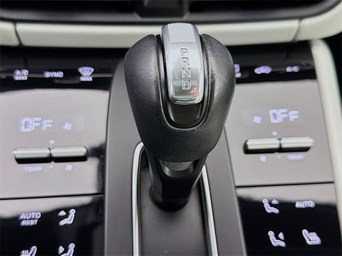 Used 2022 Porsche Macan S image 22