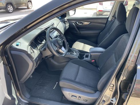 Used 2017 Nissan Rogue SV image 12