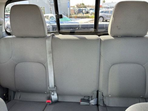 Used 2015 Nissan Frontier SV image 12