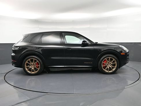 Certified 2025 Porsche Cayenne S AWD/4WD image 9