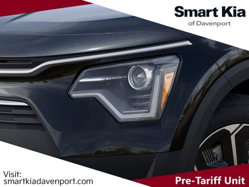 New 2025 Kia Niro LX image 10