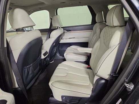 Used 2021 Hyundai Palisade Limited FWD image 18