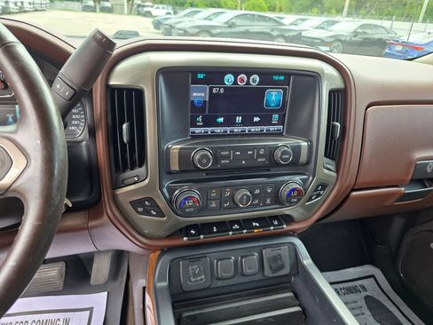 Used 2014 Chevrolet Silverado 1500 High Country w/ High Country Premium Package AWD/4WD image 26