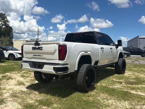 Used 2024 GMC Sierra 2500 Denali Ultimate AWD/4WD image 10